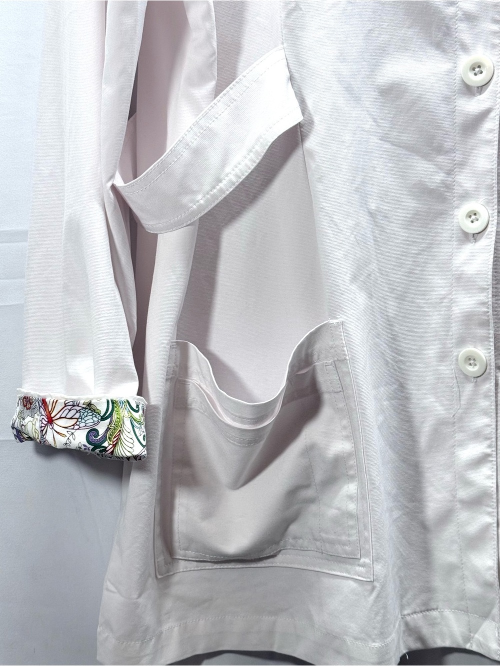 Koi Women’s Janice White Lab Coat Size XL - Picture 4 of 9